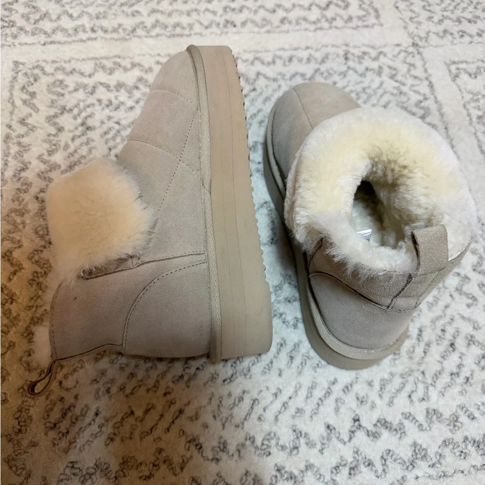 New Dearfoams Women's Bayswater Genuine Shearling Quilted Platform Bootie